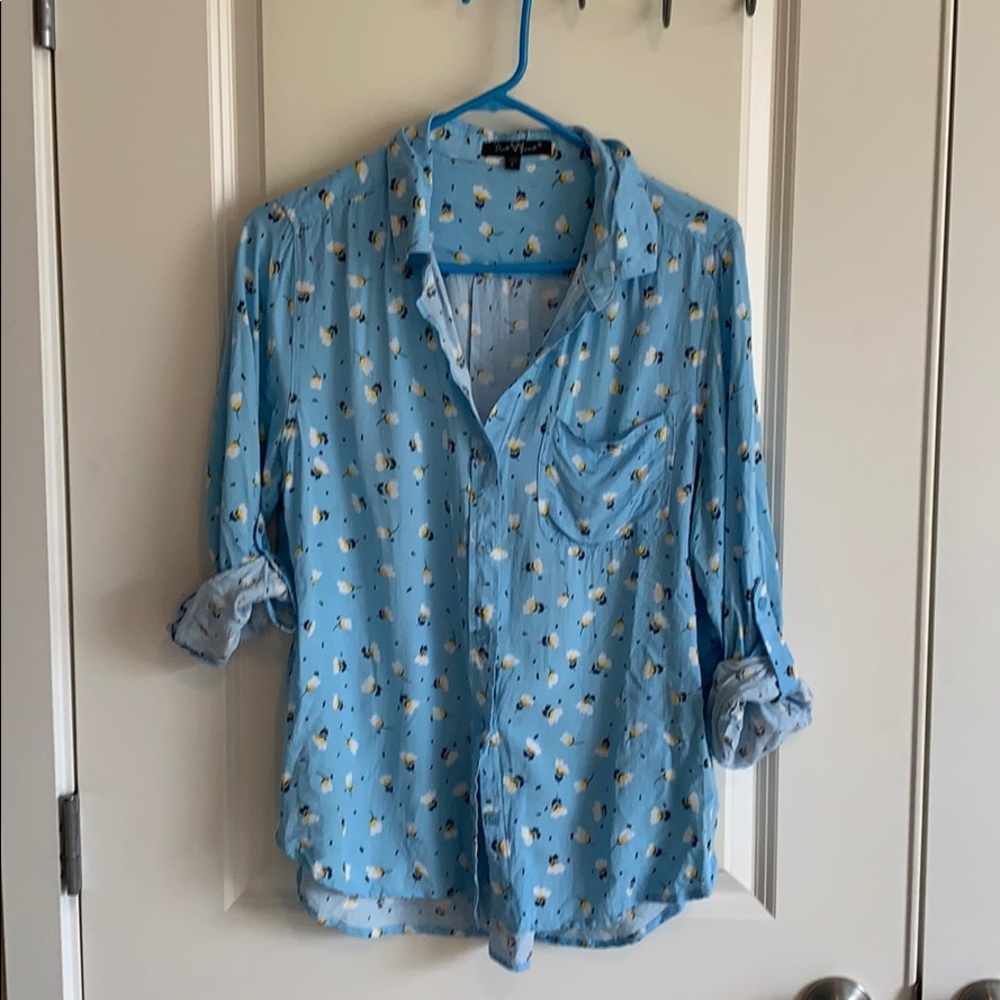 Blue flower print blouse. Size L